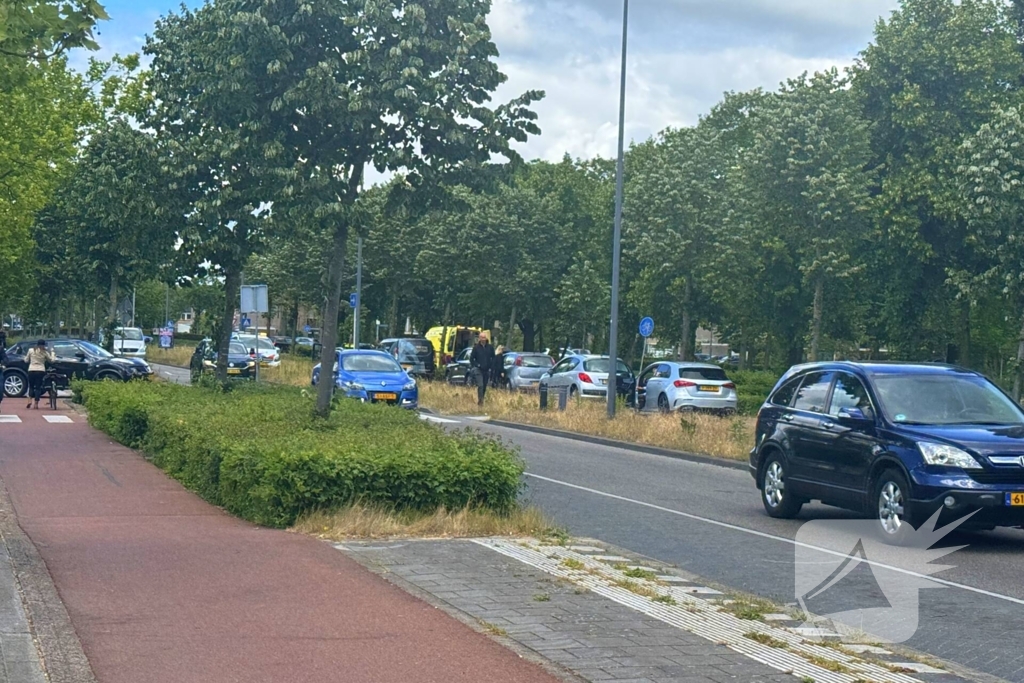 Botsing tussen bestelbus en personenwagen
