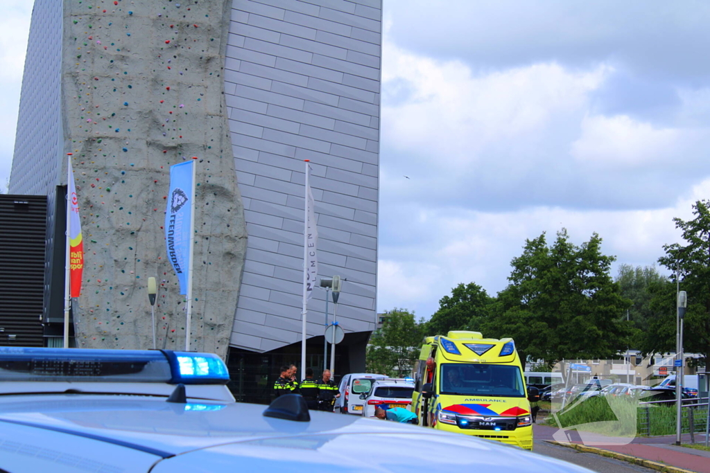 Traumahelikopter landt voor medische noodsituatie