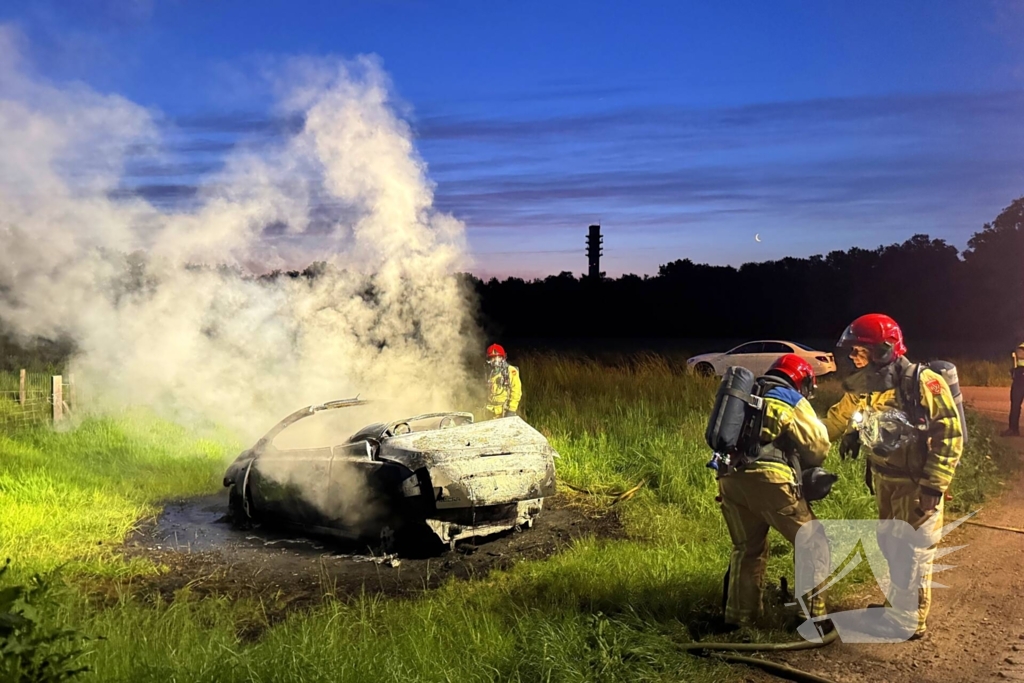 Brandweer ingezet voor autobrand