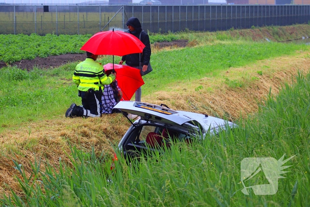 Auto te water na ongeval