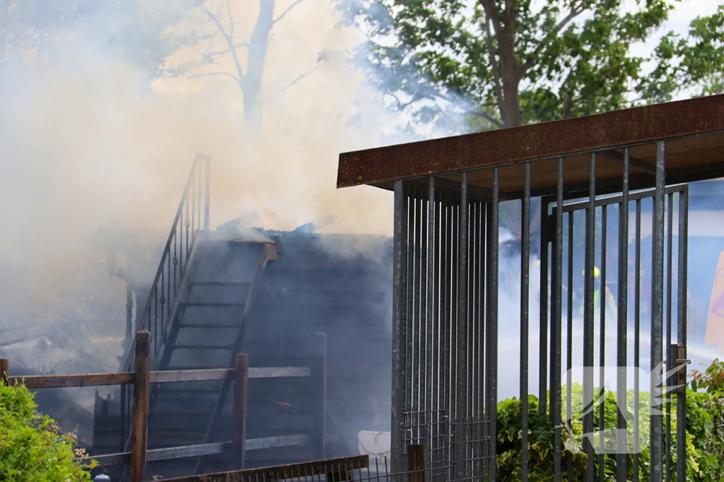 Veel rookontwikkeling bij schuurbrand