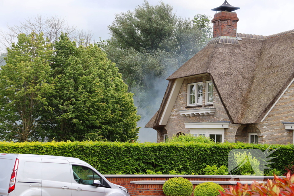 Veel rookontwikkeling bij schuurbrand