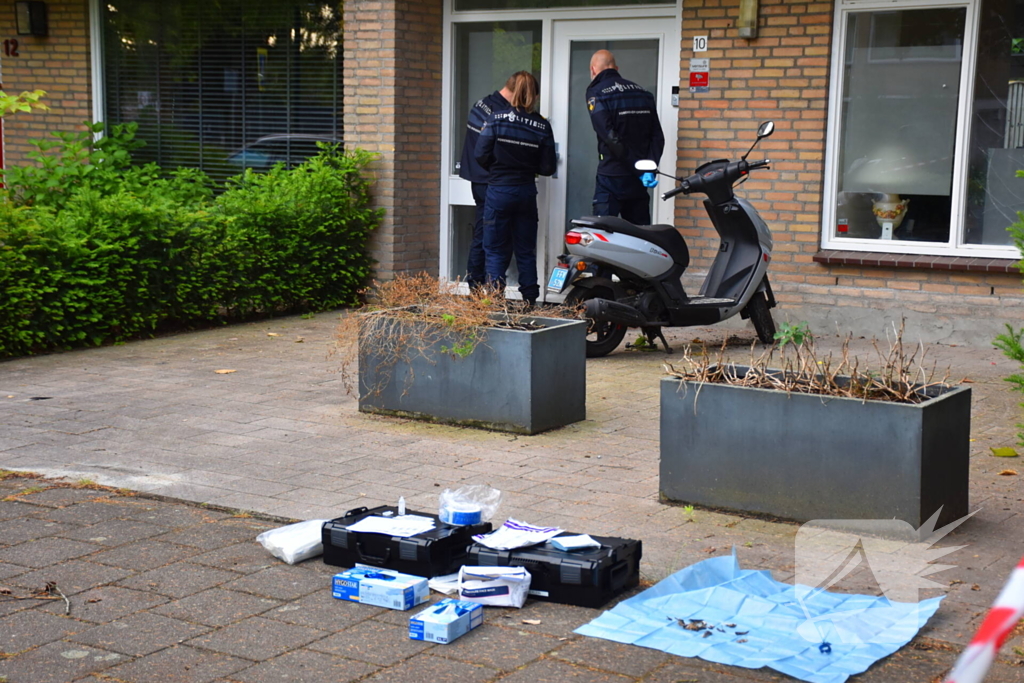 Vuurwerkaanval veroorzaakt schade aan woning