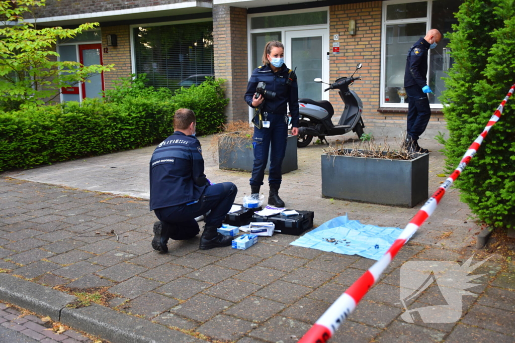 Vuurwerkaanval veroorzaakt schade aan woning