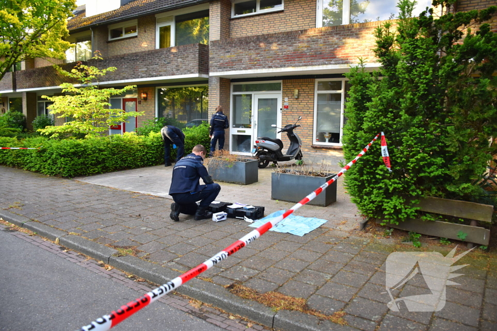 Vuurwerkaanval veroorzaakt schade aan woning