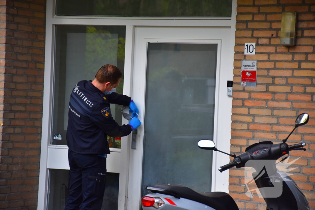 Vuurwerkaanval veroorzaakt schade aan woning