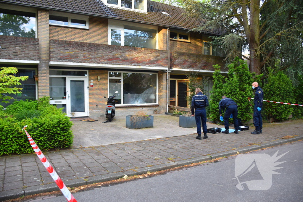 Vuurwerkaanval veroorzaakt schade aan woning