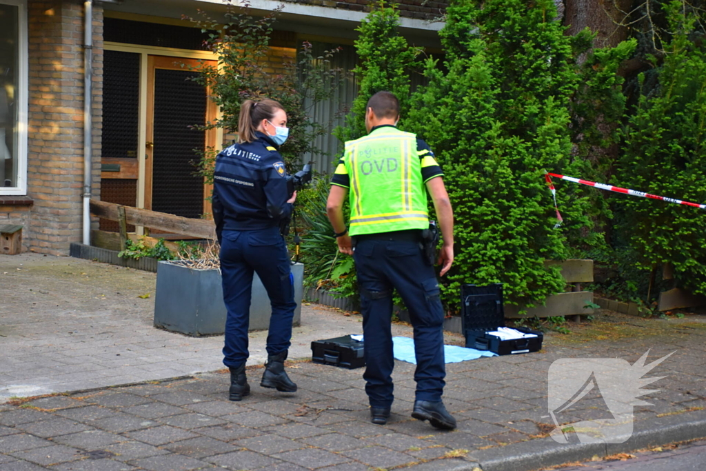 Vuurwerkaanval veroorzaakt schade aan woning