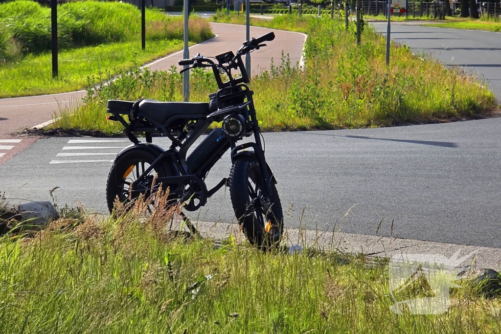 Fatbiker en automobilist botsen op elkaar