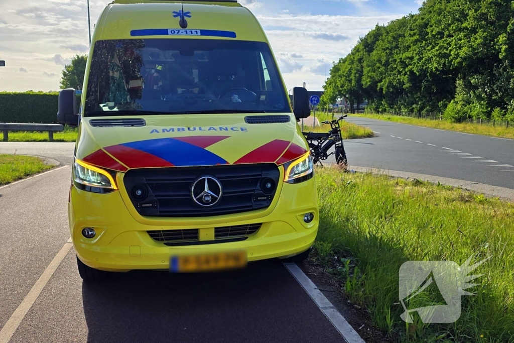 Fatbiker en automobilist botsen op elkaar