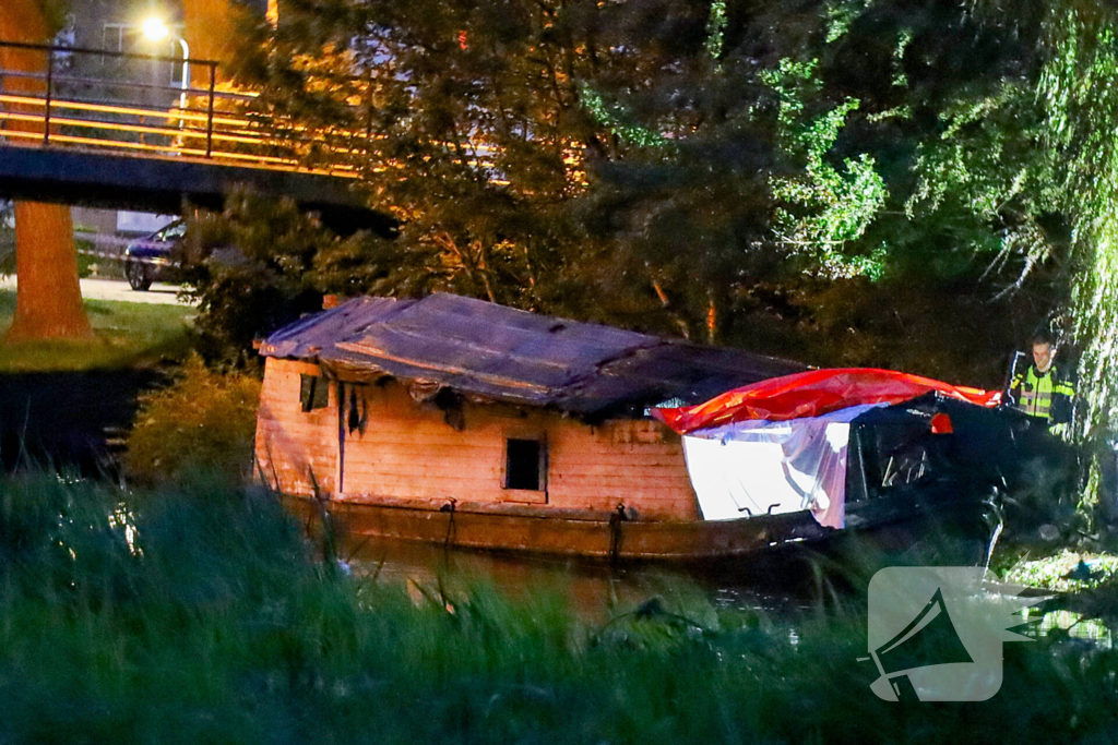 Dodelijke brand op woonark