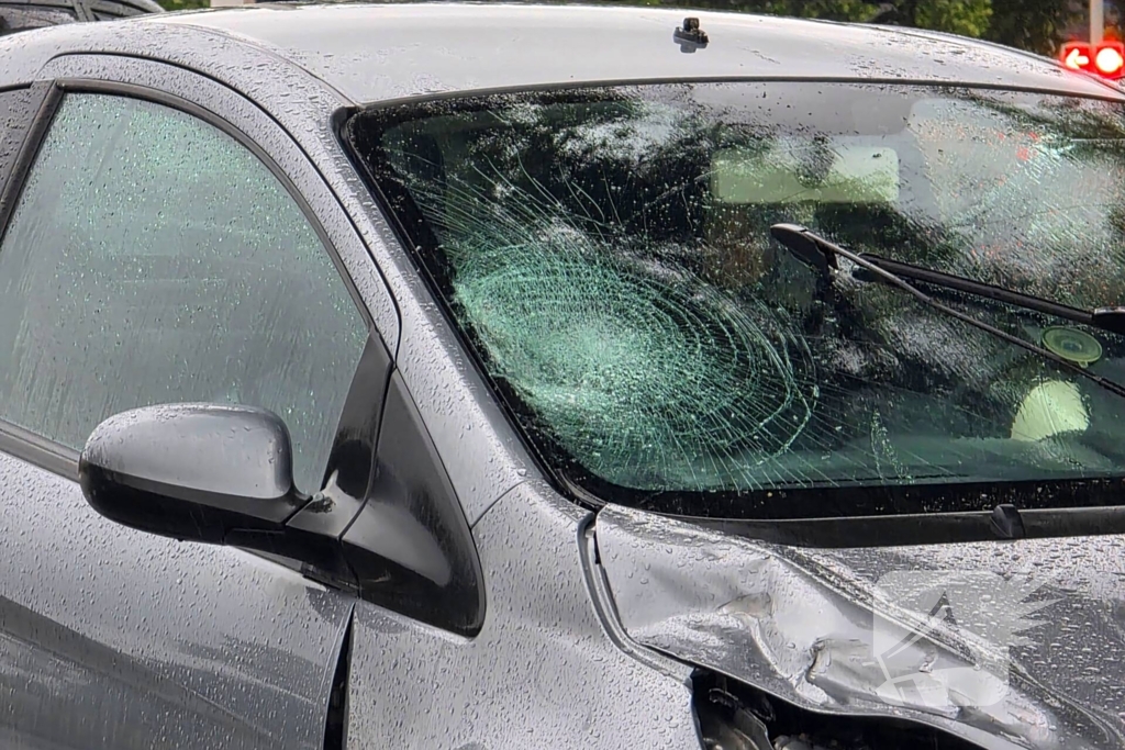 Maaltijd bezorger gewond bij aanrijding