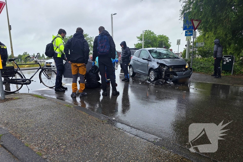 Maaltijd bezorger gewond bij aanrijding