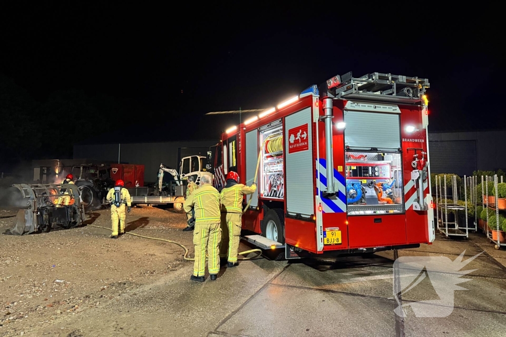 Nachtelijke brand verwoest tractor