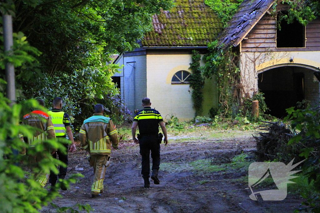 Verdachte vaten gevonden bij woning