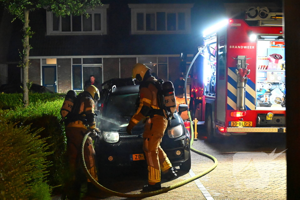 Politie onderzoekt autobrand