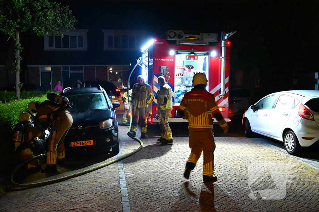 Politie onderzoekt autobrand