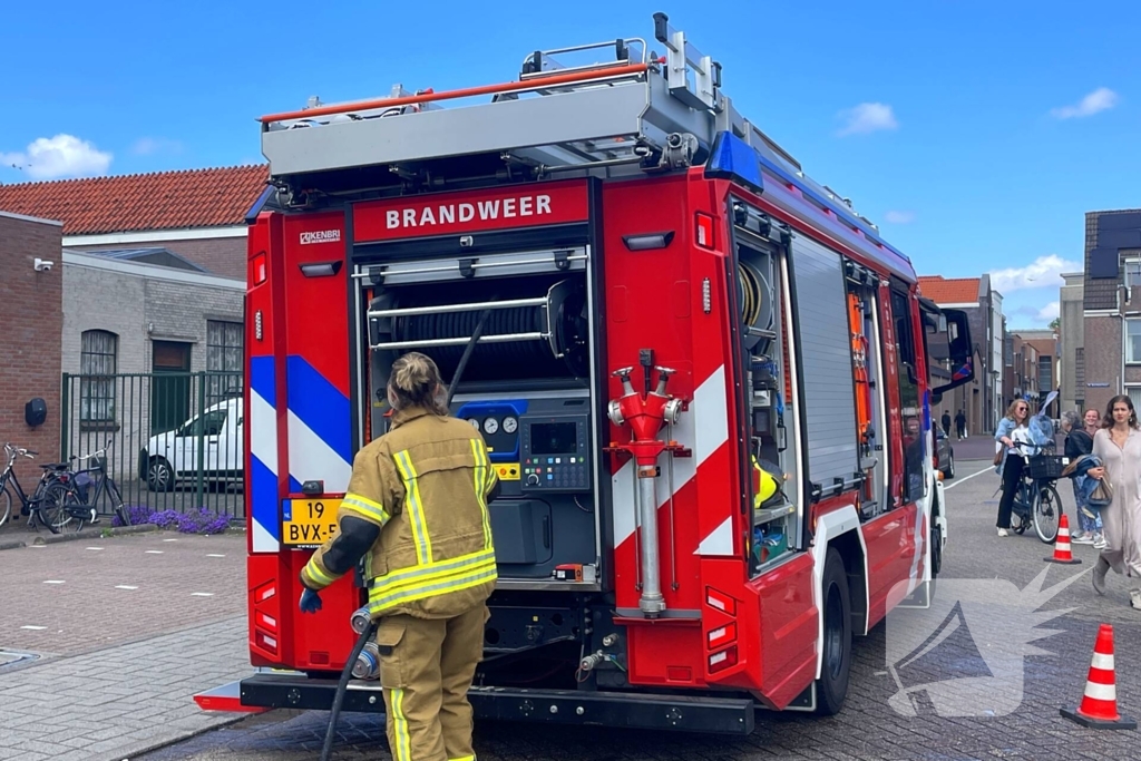 Brandweer ingezet bij brand in dak van woning