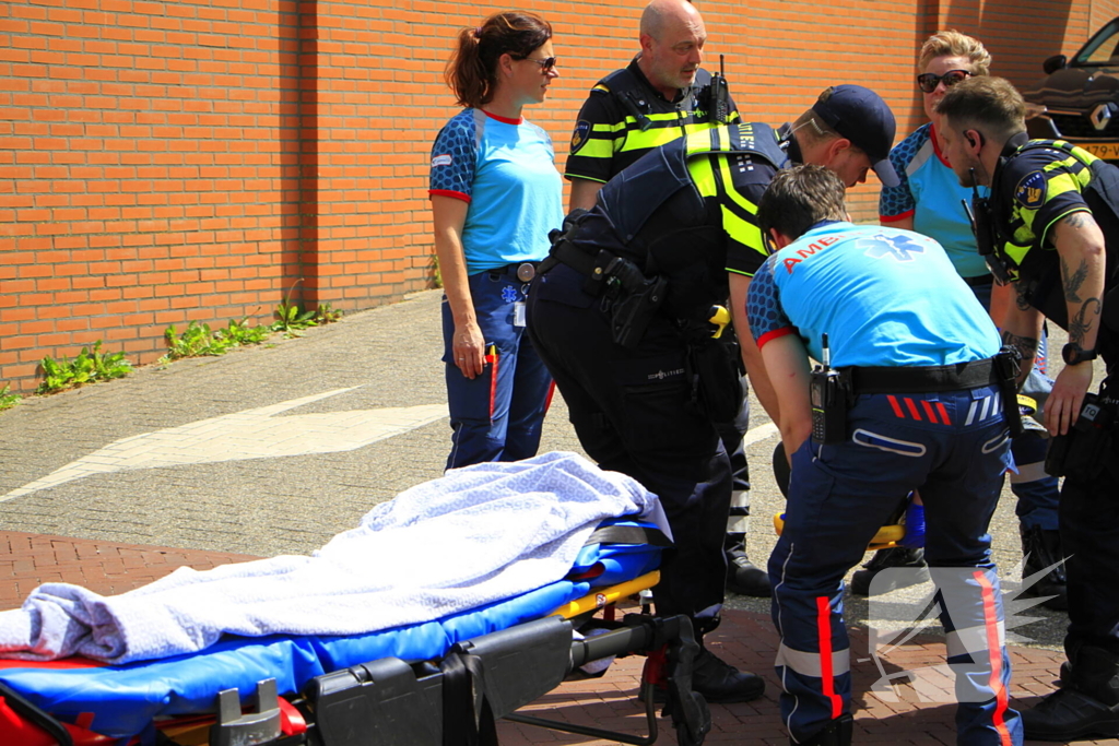 Bestuurder rijdt scootmobiel aan, merkt niks en rijdt door