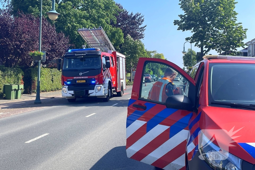 Brandweer ingezet voor brand achter een woning