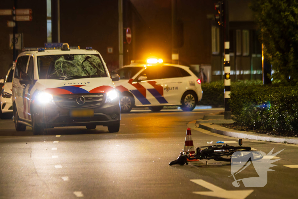 Politie schept fietser tijdens spoedrit
