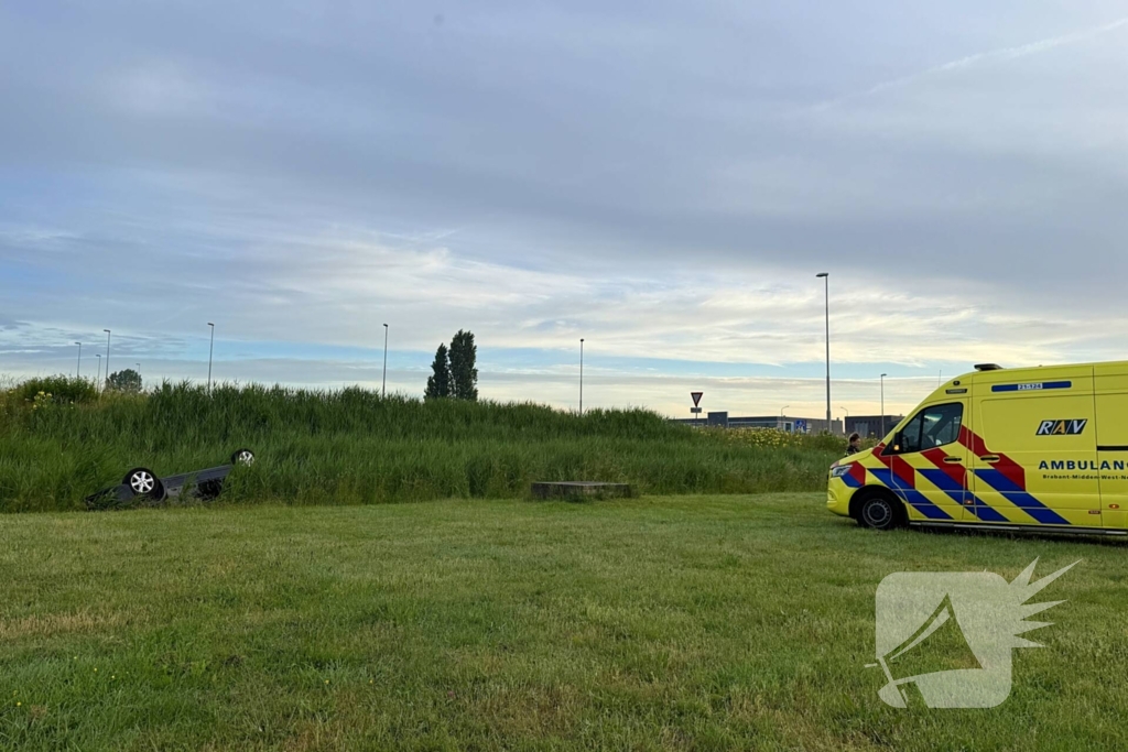 Dronken bestuurder eindigt in sloot na ongeval