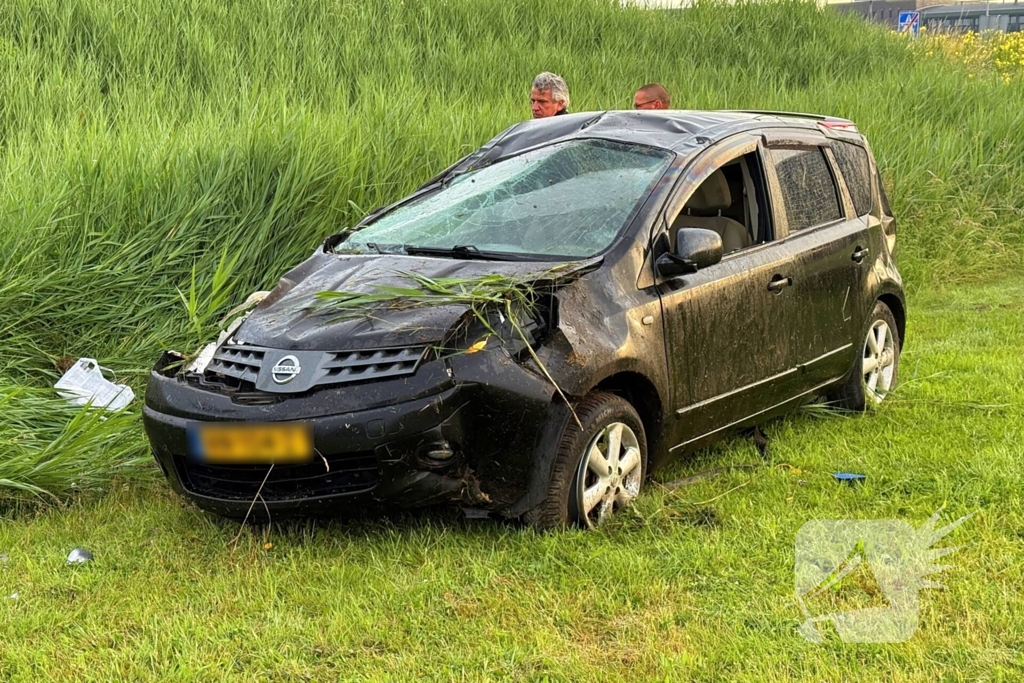 Dronken bestuurder eindigt in sloot na ongeval