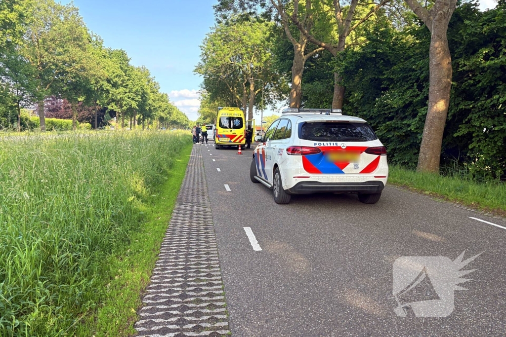 Motorrijder klapt op auto en raakte gewond m