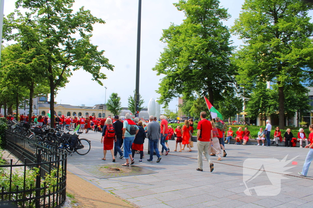 Veel deelnemers aan demonstratie en tegen demonstratie