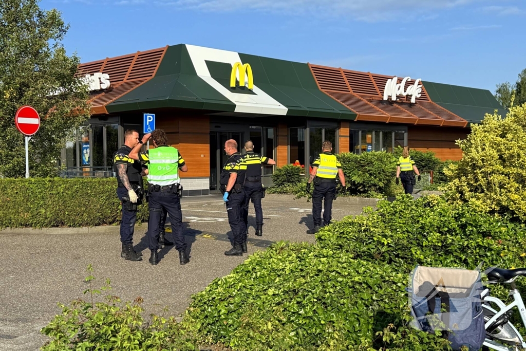 Camouflagekleding en wapen zorgen voor onrust