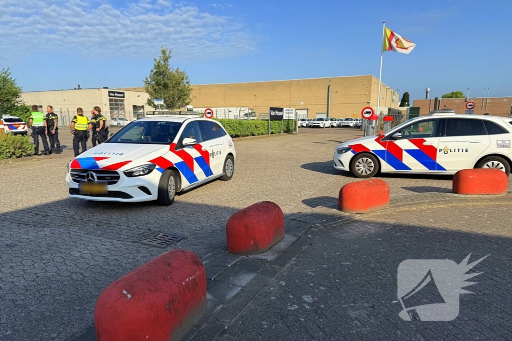 Camouflagekleding en wapen zorgen voor onrust