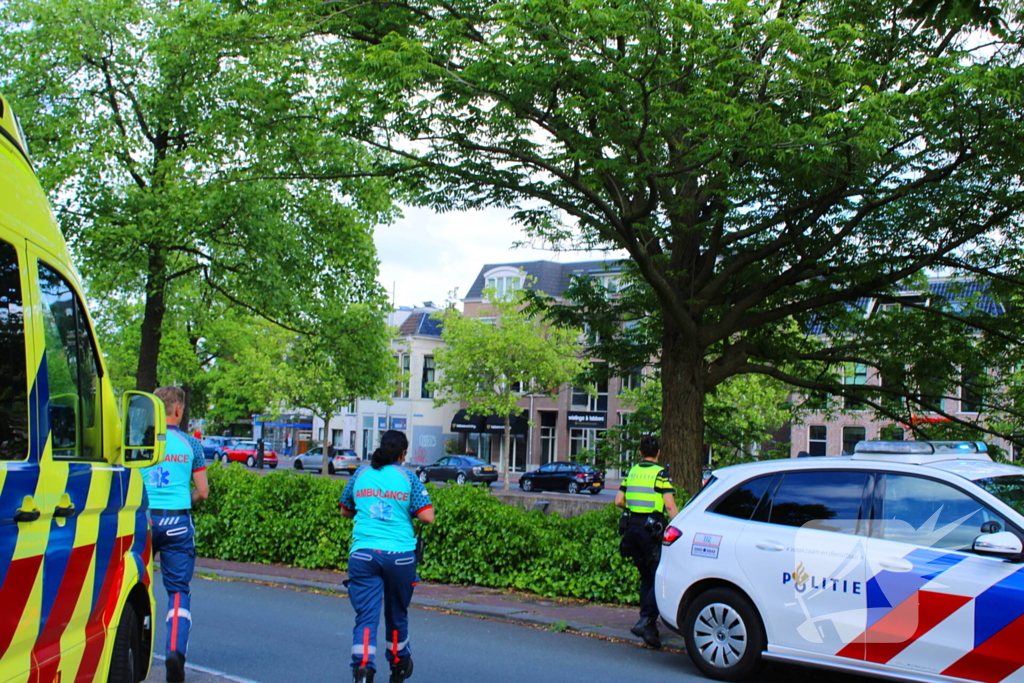 Duikteam haalt persoon uit water