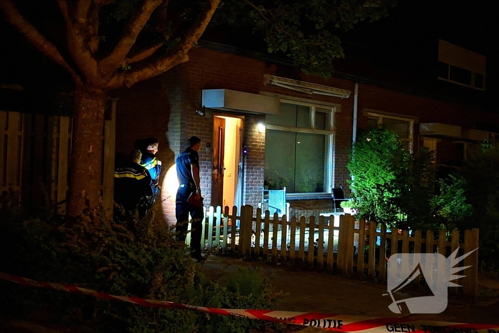 Politie onderzoekt explosie nabij woning