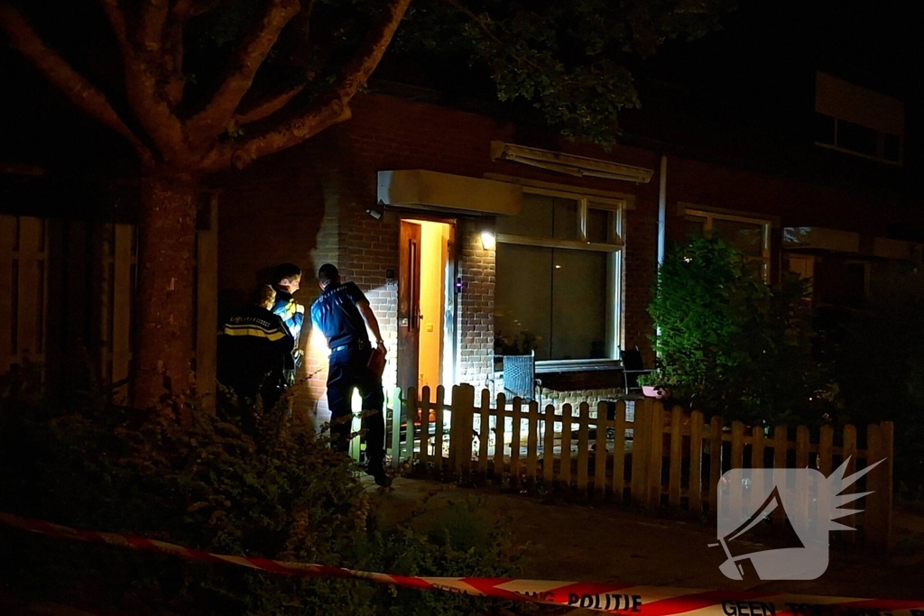 Politie onderzoekt explosie nabij woning