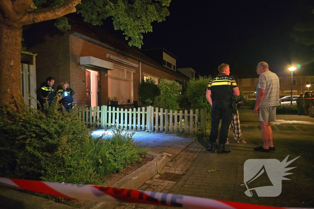 Politie onderzoekt explosie nabij woning