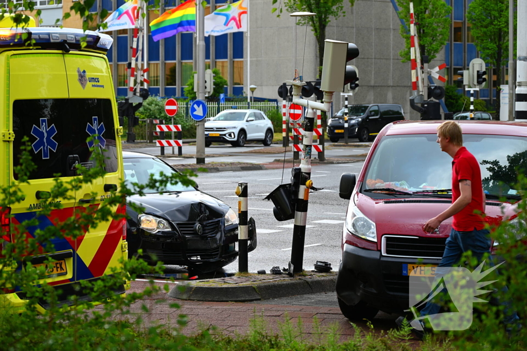 Ongeluk bij kruising met verkeerslicht