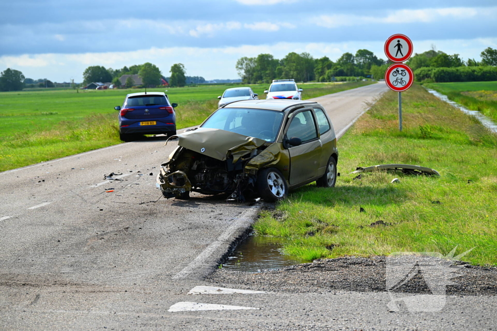 Frontaler botsing veroorzaakt ravage