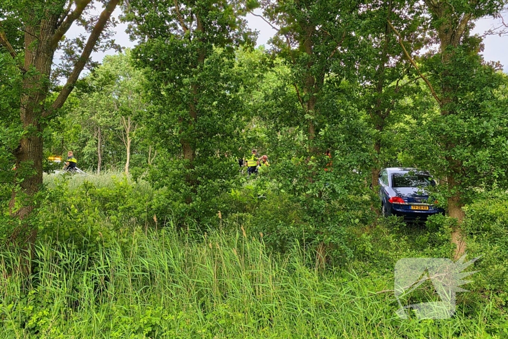 Voertuig raakt van de weg
