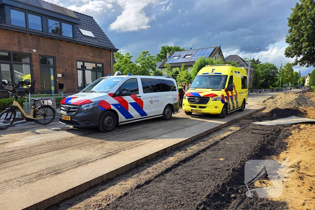 Fietser gewond bij aanrijding met pallet met tegels