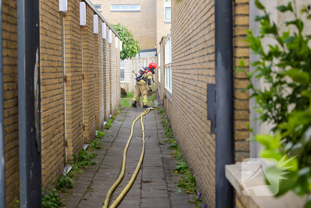 Brand in tuinschuur geblust zonder gewonden