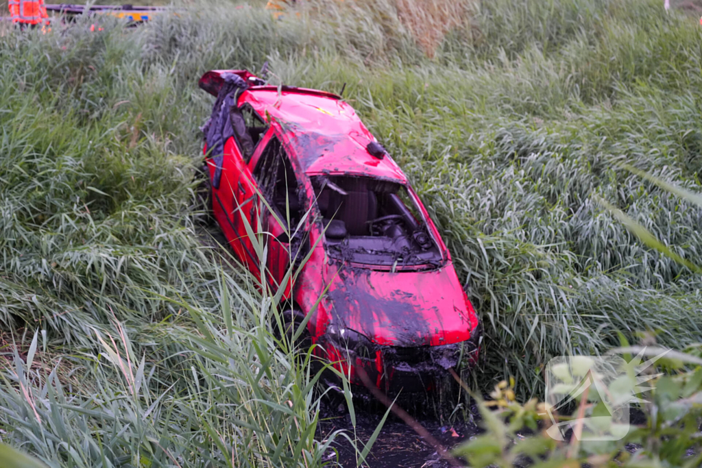 Vier gewonden nadat auto te water raakt