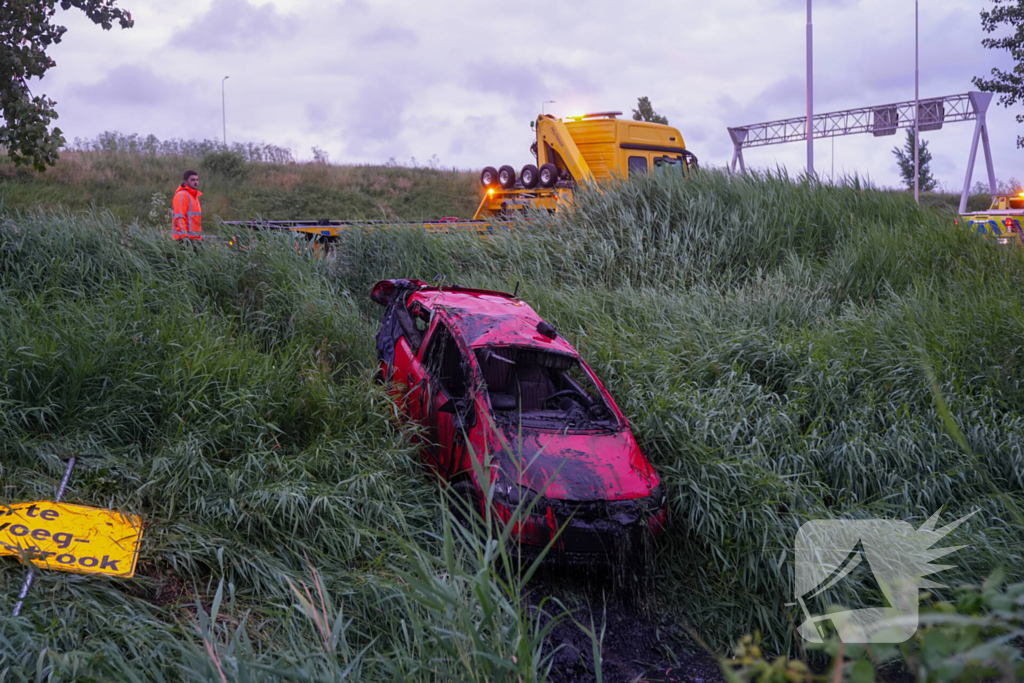 Vier gewonden nadat auto te water raakt