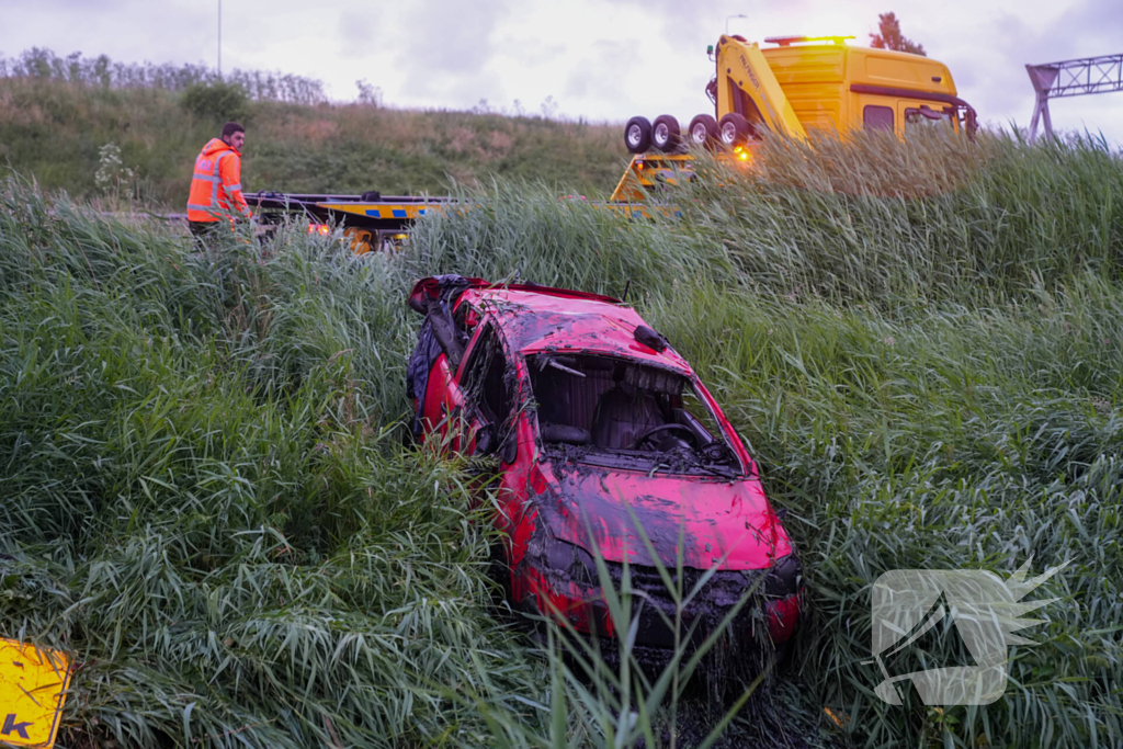 Vier gewonden nadat auto te water raakt