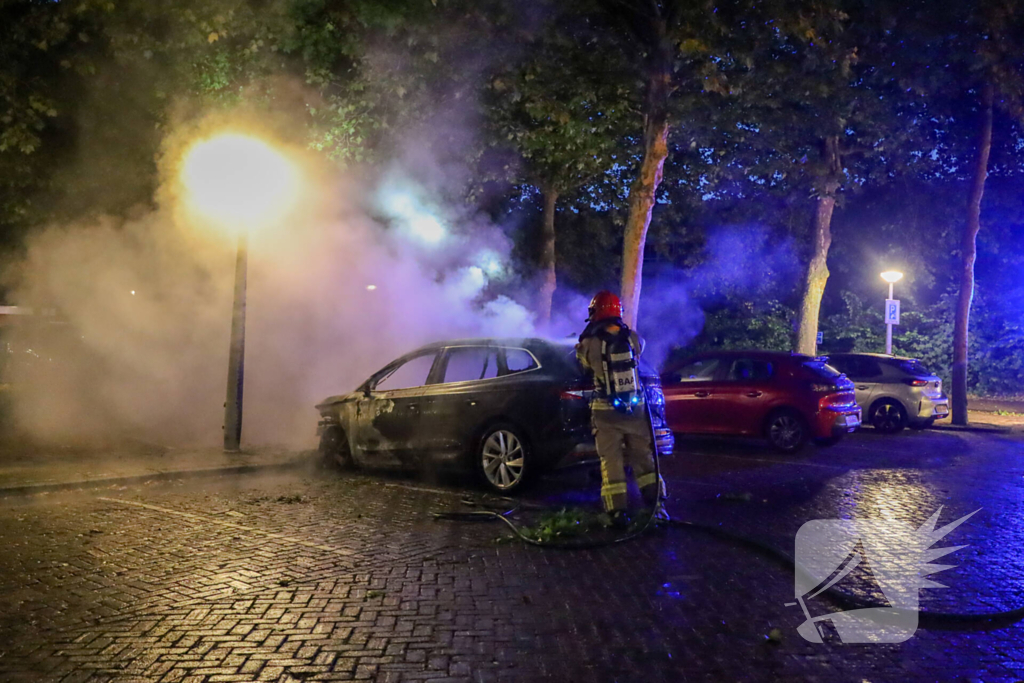 Auto volledig verwoest door brand