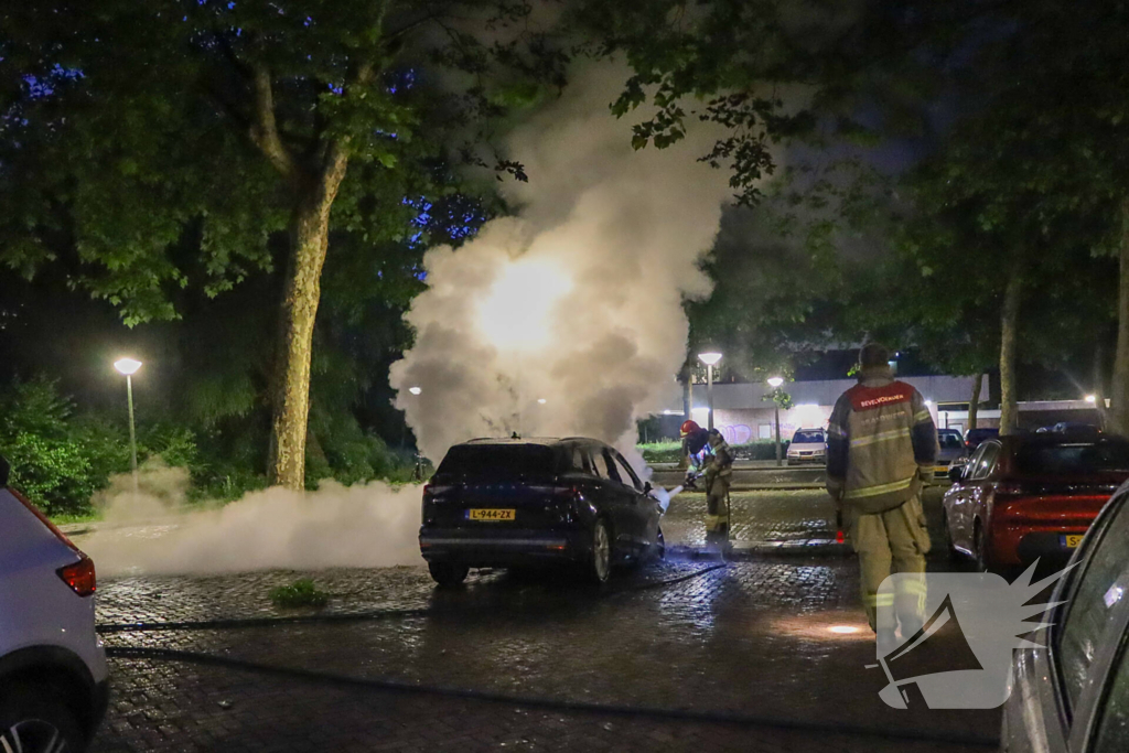 Auto volledig verwoest door brand