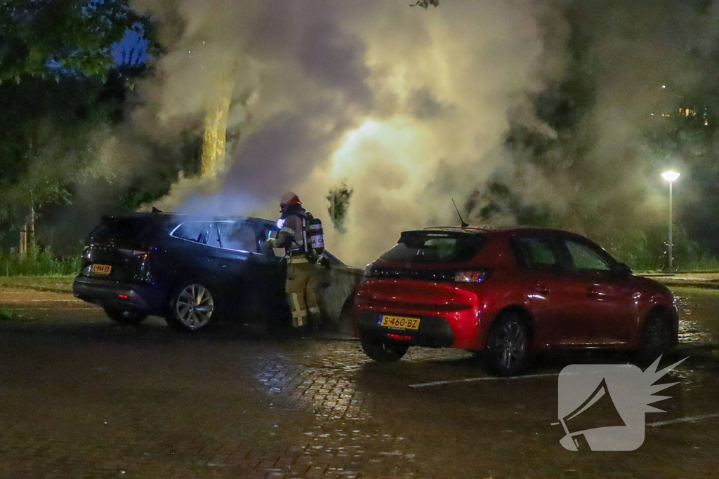 Auto volledig verwoest door brand