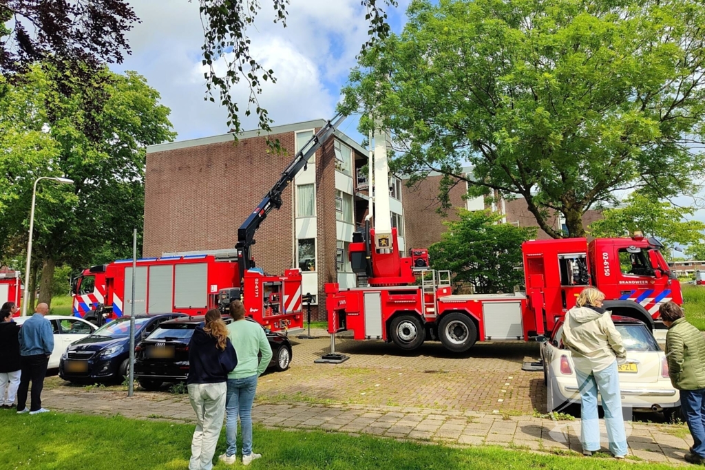 Brandweer zet zwaar materieel in voor hulpverlening
