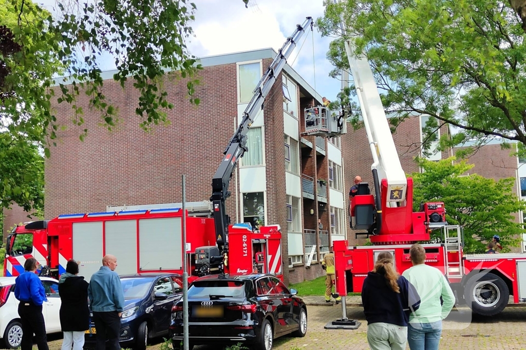Brandweer zet zwaar materieel in voor hulpverlening