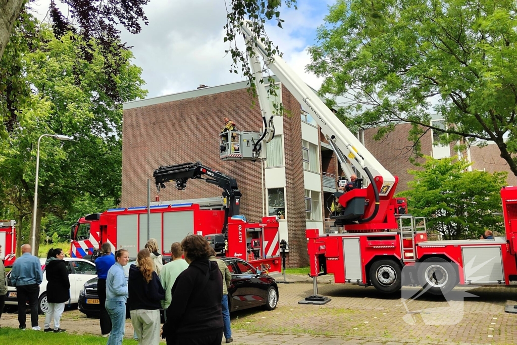 Brandweer zet zwaar materieel in voor hulpverlening
