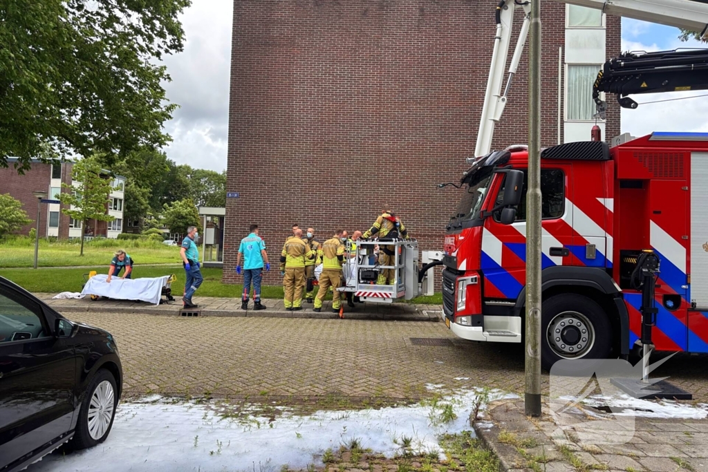 Brandweer zet zwaar materieel in voor hulpverlening